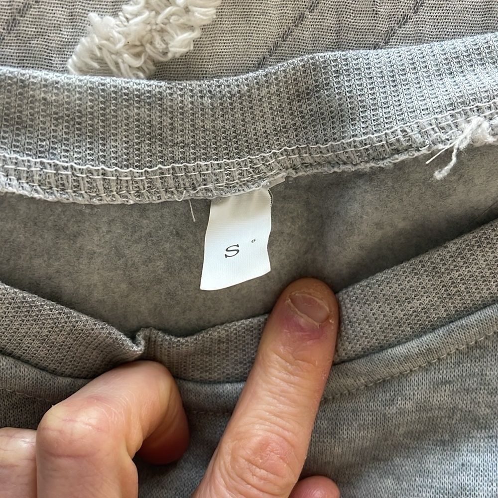 Lightweight PullOver - Picture 2 of 2